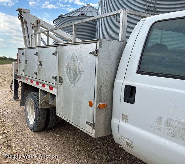 image for item DU1294 2003 Ford F550 Super Duty utility / service truck
