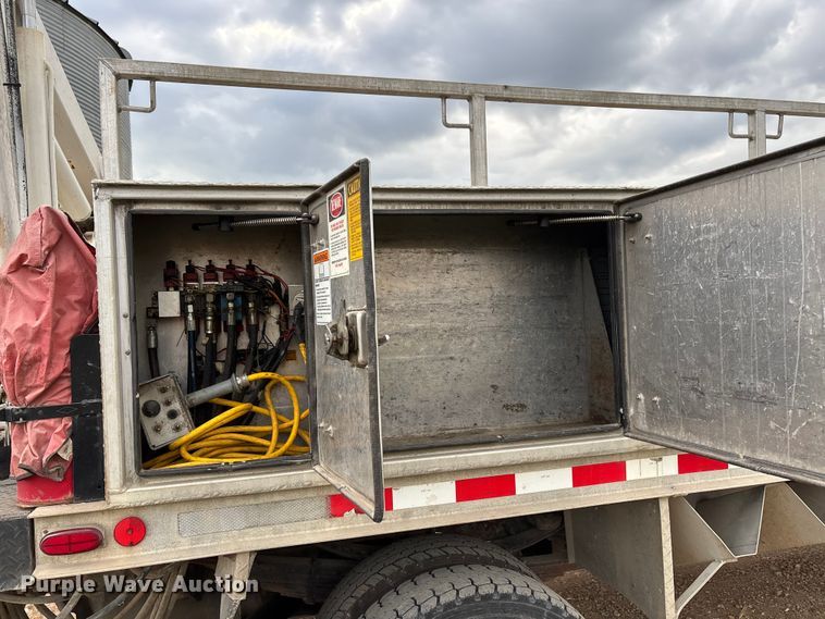 image for item DU1294 2003 Ford F550 Super Duty utility / service truck