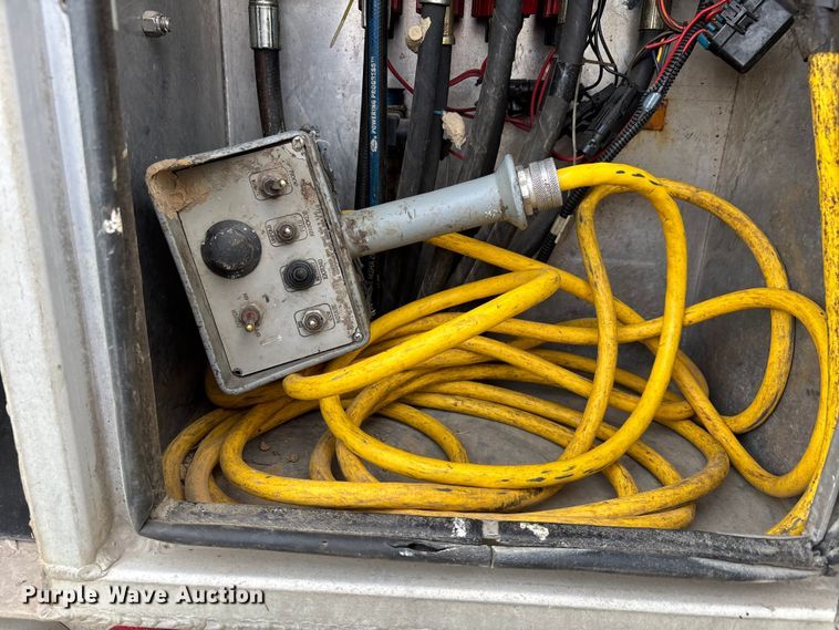 image for item DU1294 2003 Ford F550 Super Duty utility / service truck