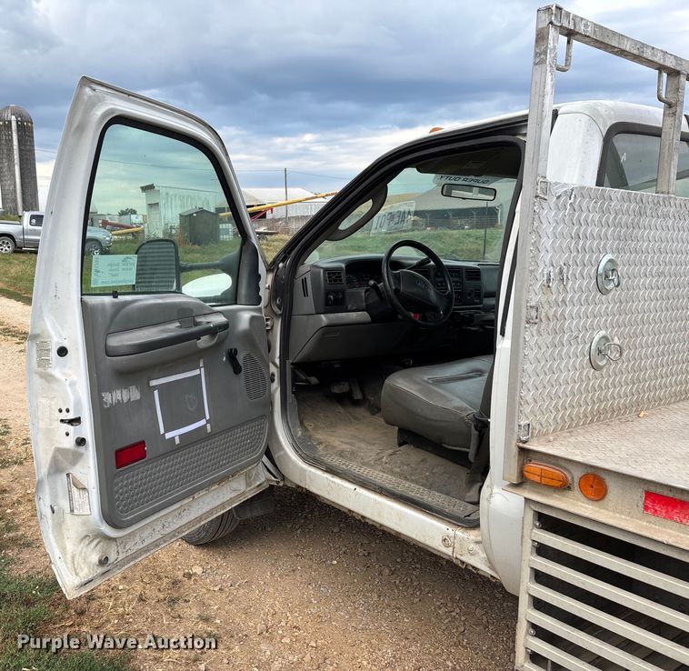 image for item DU1294 2003 Ford F550 Super Duty utility / service truck