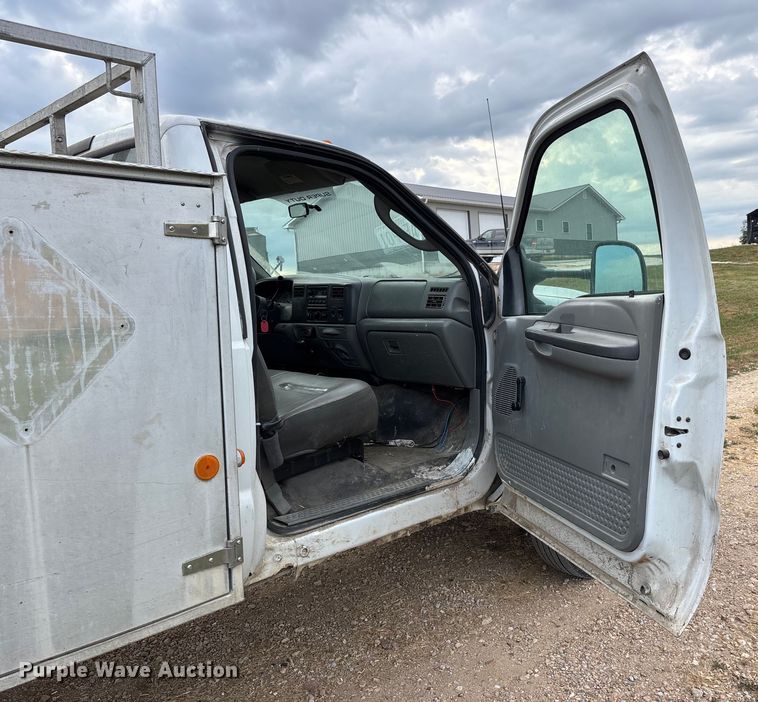 image for item DU1294 2003 Ford F550 Super Duty utility / service truck