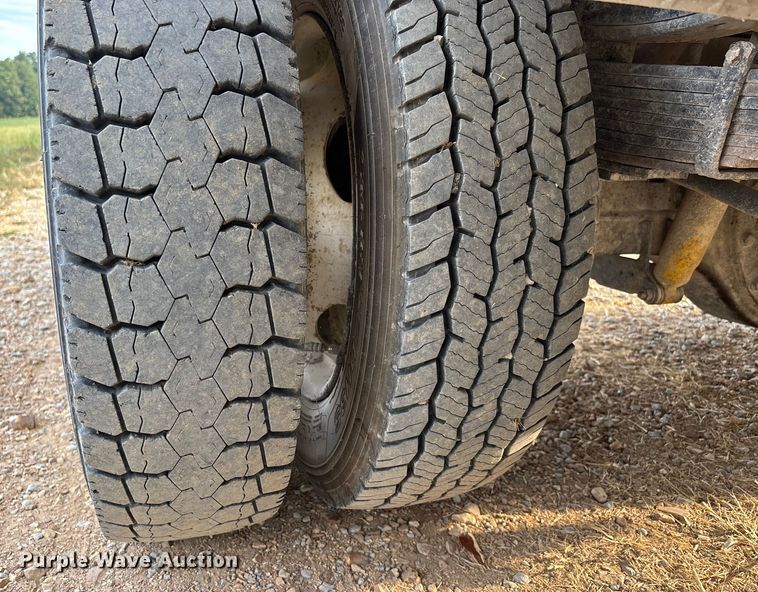 image for item DU1294 2003 Ford F550 Super Duty utility / service truck