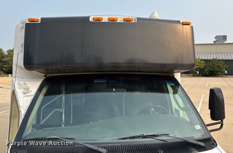 image for item DU1298 2008 Ford E450 shuttle bus