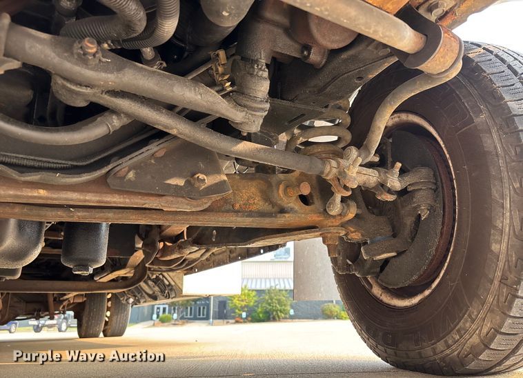 image for item DU1298 2008 Ford E450 shuttle bus