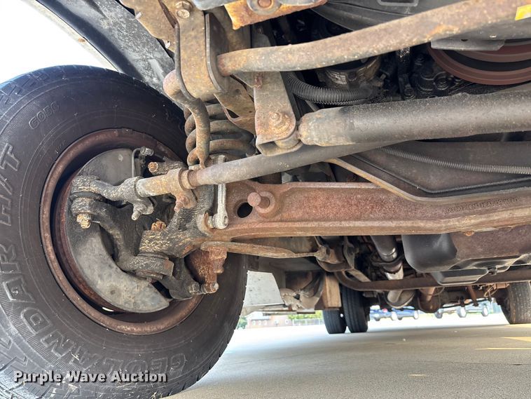 image for item DU1298 2008 Ford E450 shuttle bus