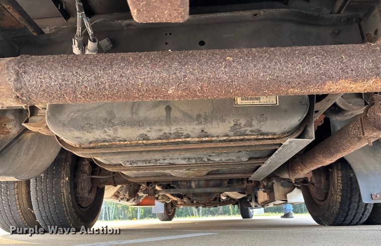 image for item DU1298 2008 Ford E450 shuttle bus