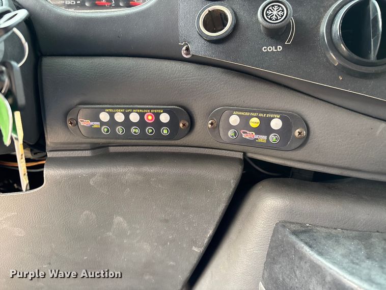 image for item DU1298 2008 Ford E450 shuttle bus