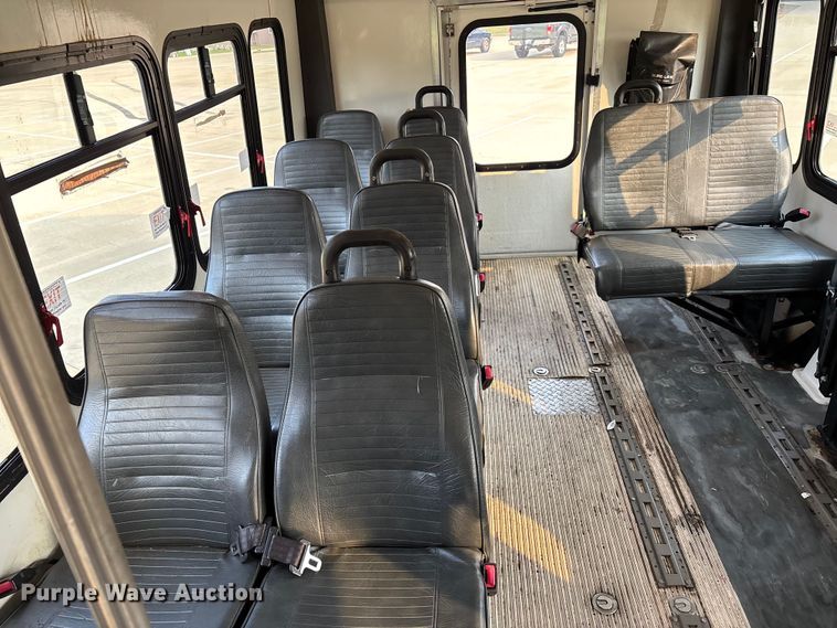 image for item DU1298 2008 Ford E450 shuttle bus