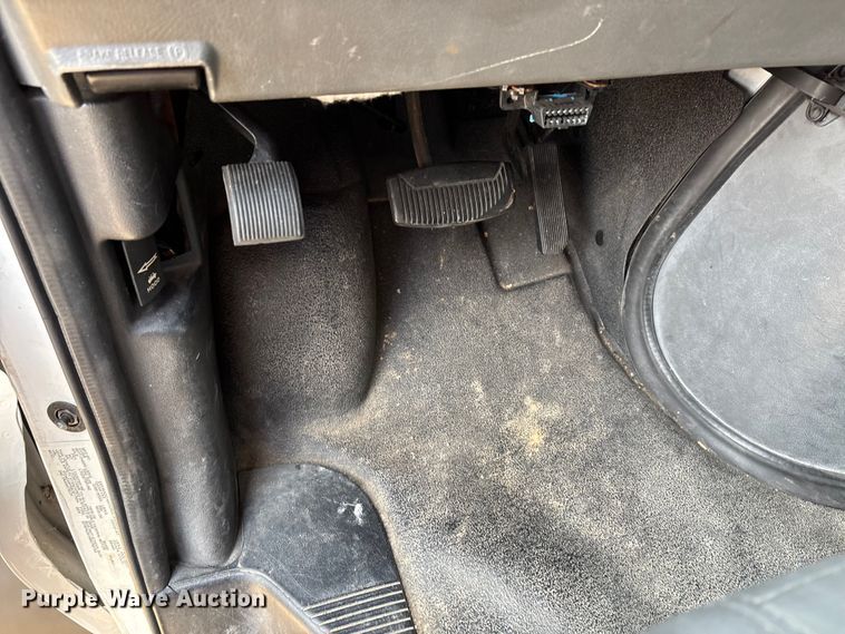 image for item DU1298 2008 Ford E450 shuttle bus