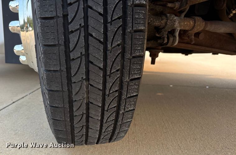 image for item DU1298 2008 Ford E450 shuttle bus