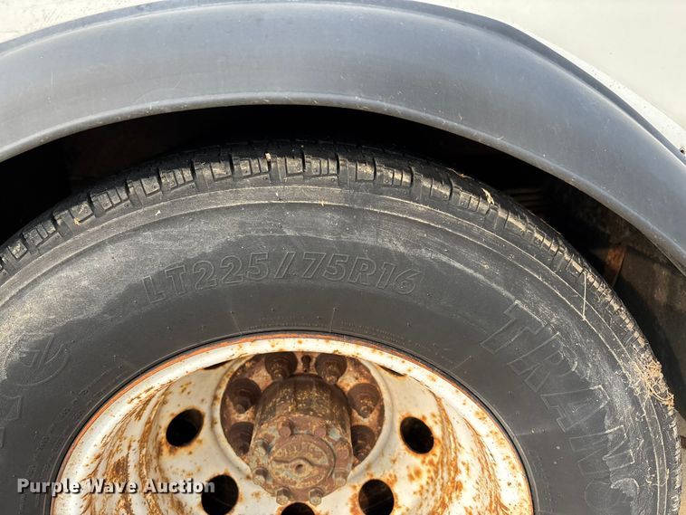 image for item DU1298 2008 Ford E450 shuttle bus