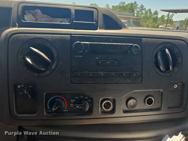 image for item DU2509 2012 Ford E150 van