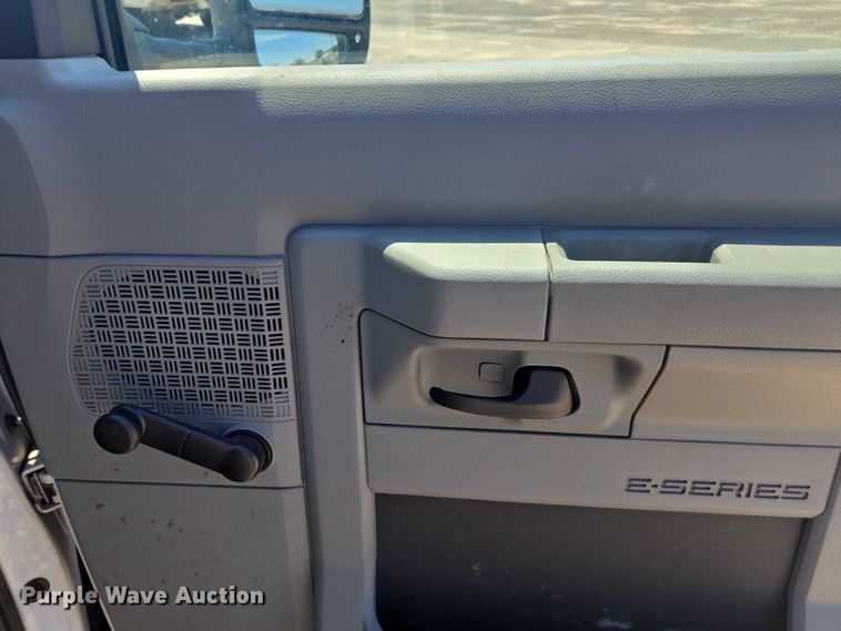 image for item DU2509 2012 Ford E150 van