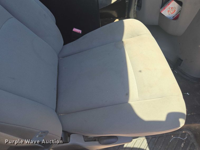 image for item DU2509 2012 Ford E150 van