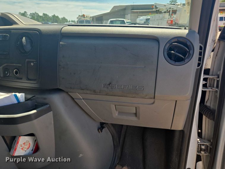 image for item DU2509 2012 Ford E150 van