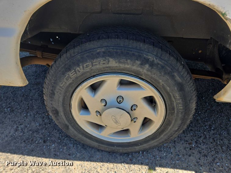 image for item DU2509 2012 Ford E150 van