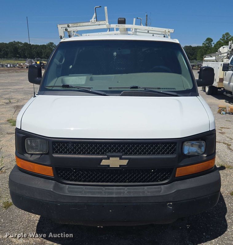 image for item DU2510 2015 Chevrolet Express 2500 van