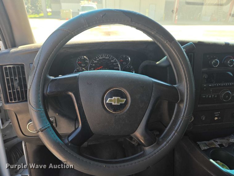 image for item DU2510 2015 Chevrolet Express 2500 van