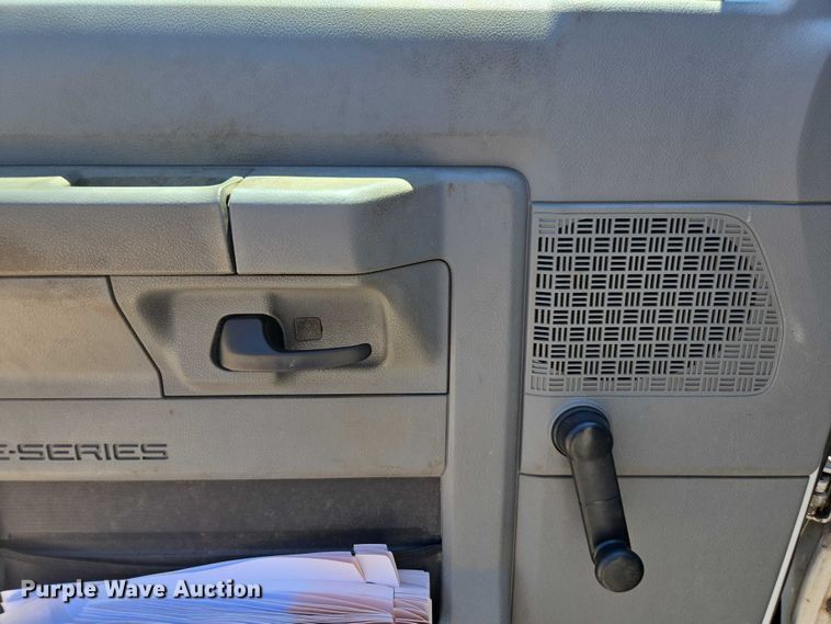 image for item DU2511 2011 Ford E250 van