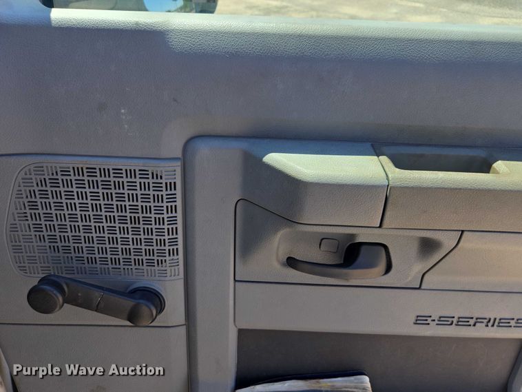 image for item DU2511 2011 Ford E250 van