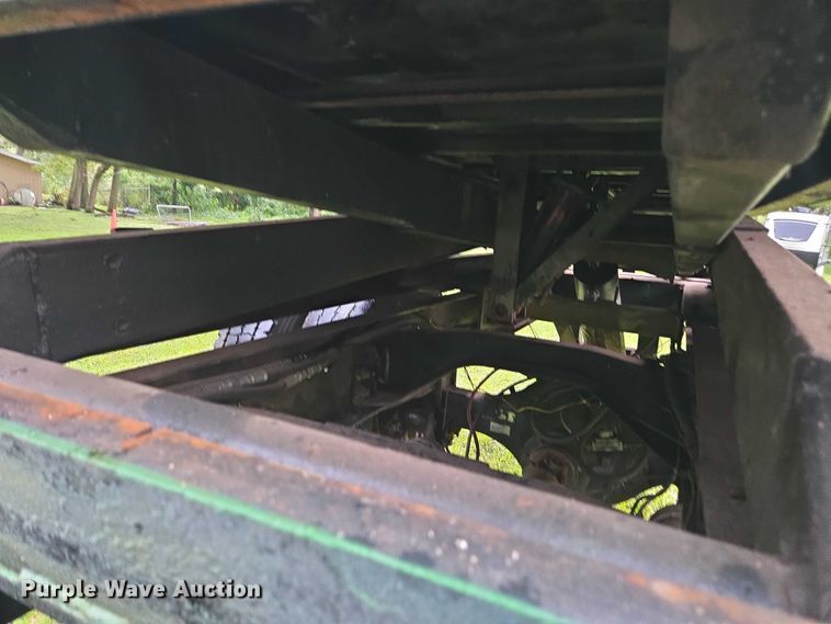 image for item DU2513 1993 Ford tren mortiz crane truck