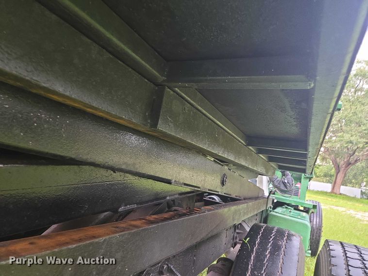 image for item DU2513 1993 Ford tren mortiz crane truck