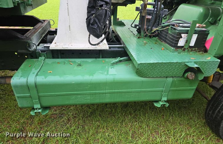 image for item DU2513 1993 Ford tren mortiz crane truck