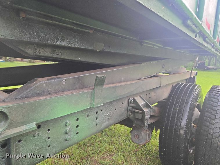 image for item DU2513 1993 Ford tren mortiz crane truck