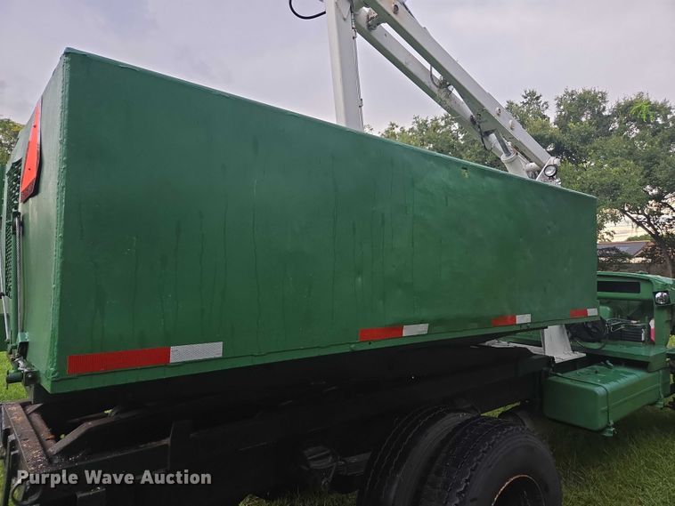 image for item DU2513 1993 Ford tren mortiz crane truck