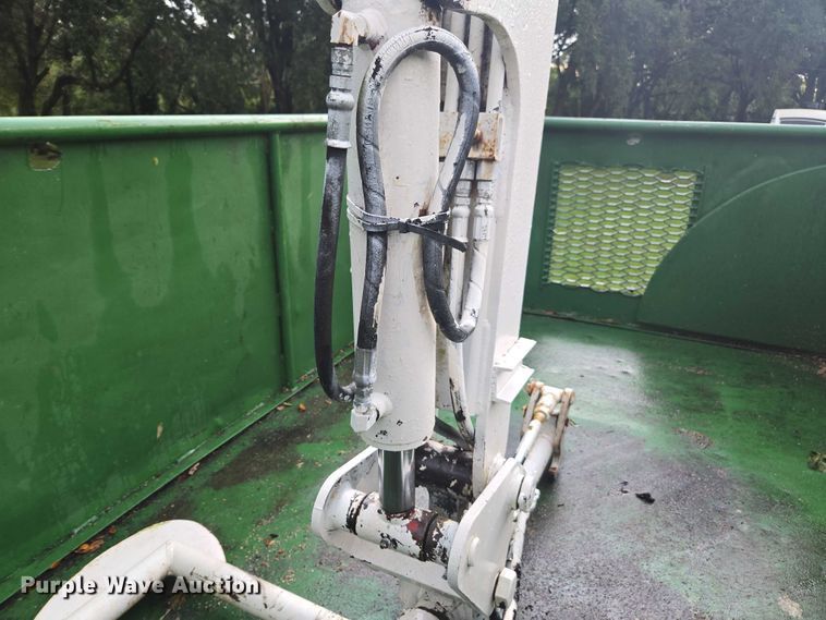 image for item DU2513 1993 Ford tren mortiz crane truck