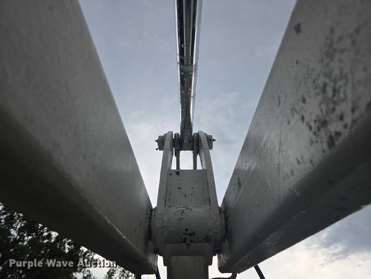 image for item DU2513 1993 Ford tren mortiz crane truck