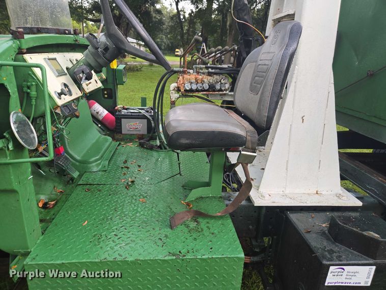 image for item DU2513 1993 Ford tren mortiz crane truck