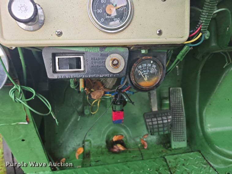 image for item DU2513 1993 Ford tren mortiz crane truck