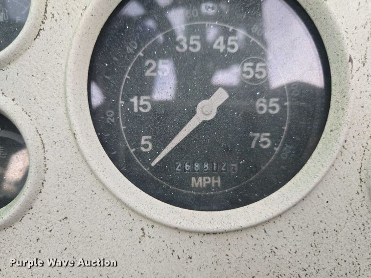 image for item DU2513 1993 Ford tren mortiz crane truck