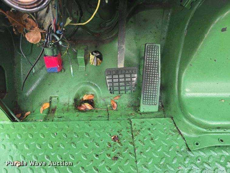 image for item DU2513 1993 Ford tren mortiz crane truck