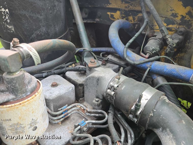 image for item DU2513 1993 Ford tren mortiz crane truck