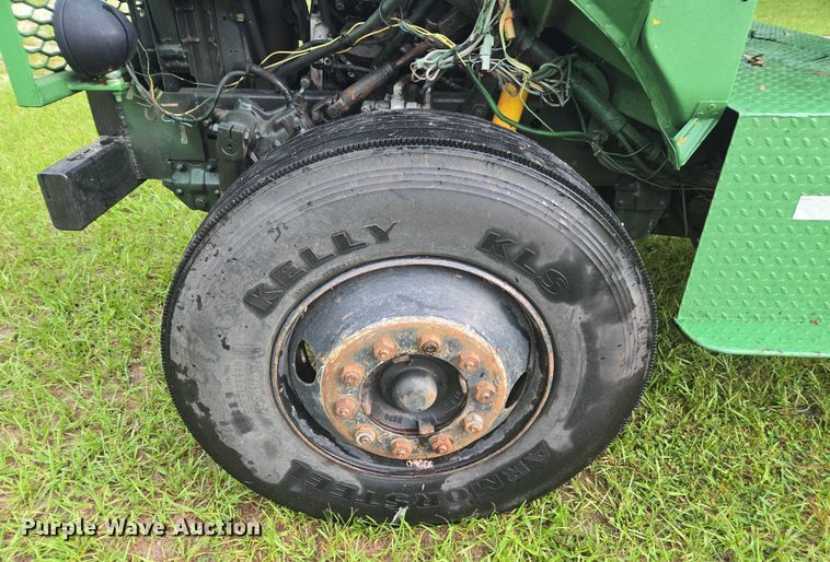 image for item DU2513 1993 Ford tren mortiz crane truck