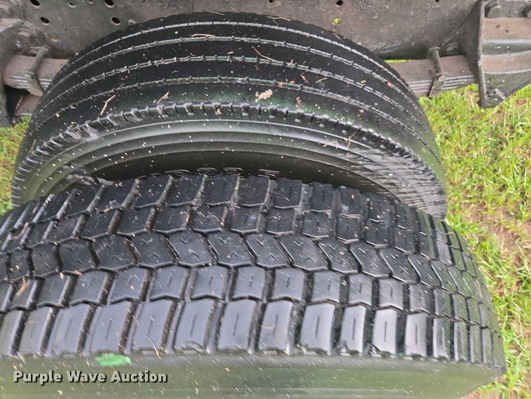 image for item DU2513 1993 Ford tren mortiz crane truck