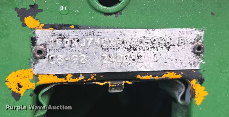 image for item DU2513 1993 Ford tren mortiz crane truck