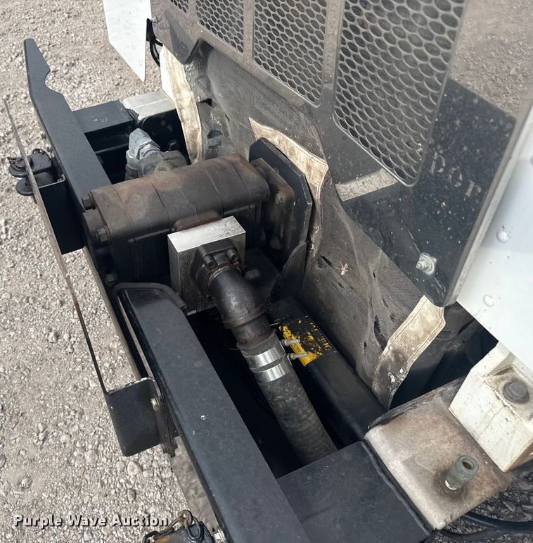 image for item DV2865 2016 Peterbilt 320 refuse truck