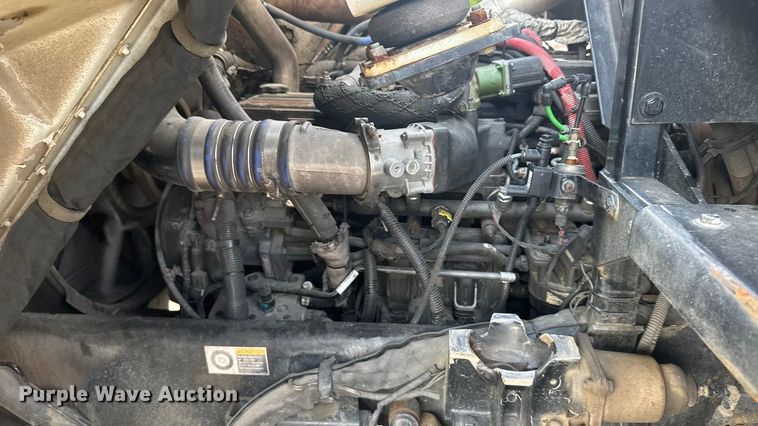 image for item DV2865 2016 Peterbilt 320 refuse truck