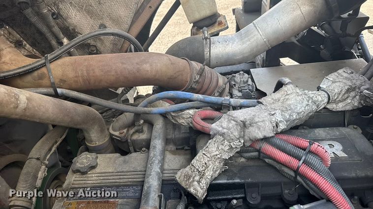 image for item DV2865 2016 Peterbilt 320 refuse truck