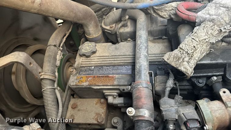 image for item DV2865 2016 Peterbilt 320 refuse truck