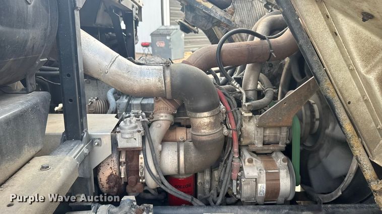 image for item DV2865 2016 Peterbilt 320 refuse truck