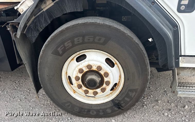 image for item DV2865 2016 Peterbilt 320 refuse truck