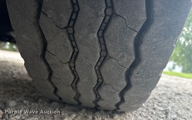 image for item DV2865 2016 Peterbilt 320 refuse truck