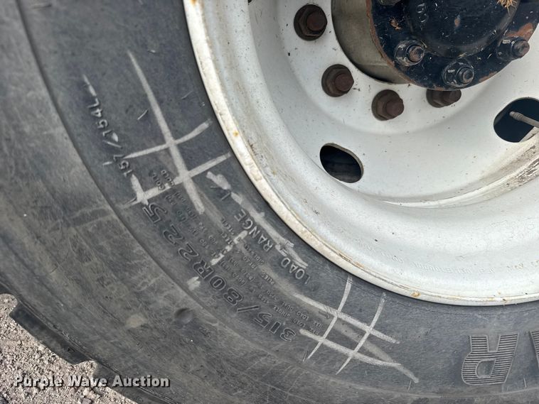 image for item DV2865 2016 Peterbilt 320 refuse truck