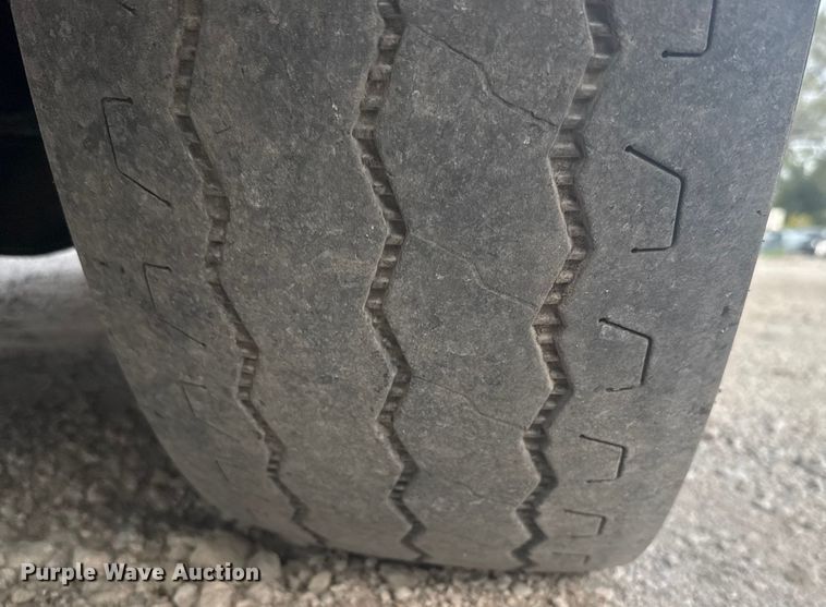 image for item DV2865 2016 Peterbilt 320 refuse truck