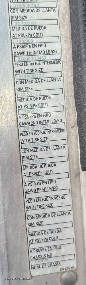 image for item DV2865 2016 Peterbilt 320 refuse truck