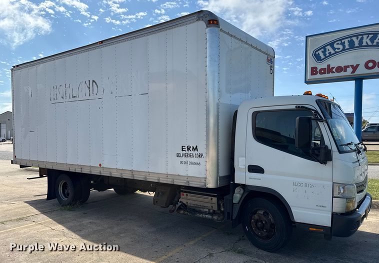image for item DW2993 2017 Mitsubishi Fuso FE box truck